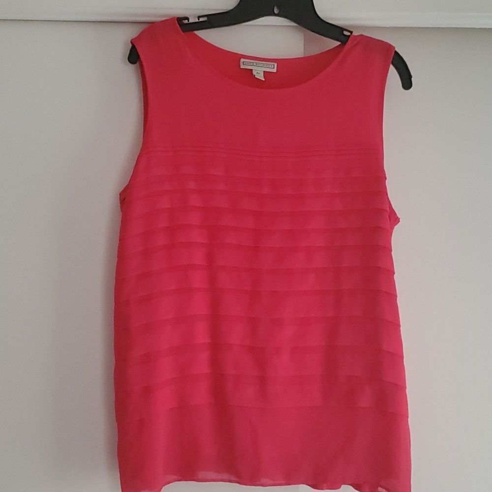 Dana Buchman XL tank top blouse. Beautiful, dressy, classy, lined, tiered. Pink.